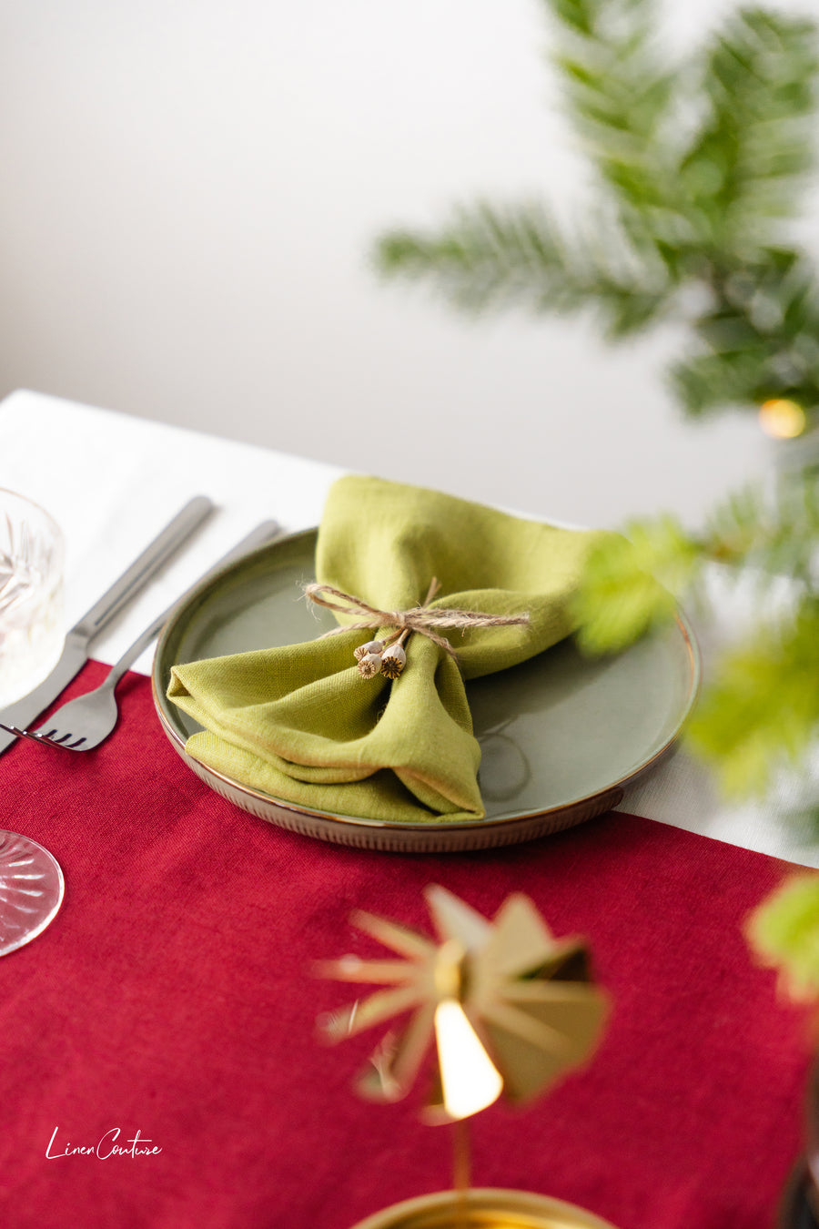 Christmas Pear Linen Dinner Napkins - Linen Couture Boutique